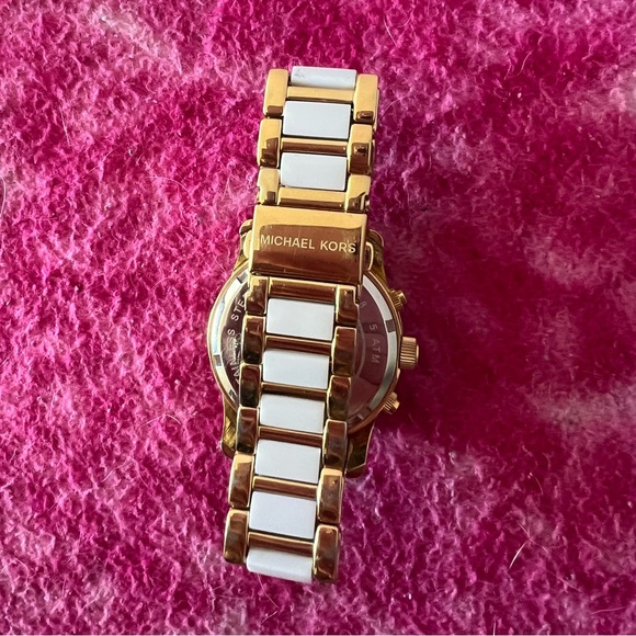 Michael Kors Ladies Quartz Tri-Tone Stainless Steel watch - Picture 3 of 7